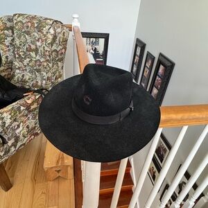Stylish Black Wide-Brim Hat